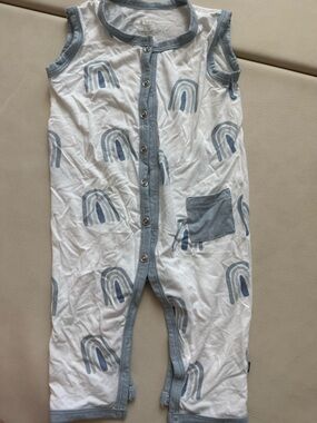 Kyte BABY White Romper with Light Blue Rainbow Print